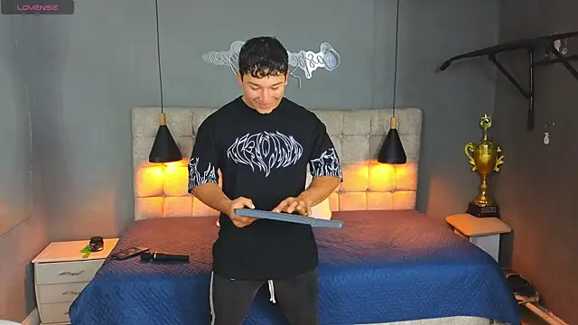 Snapshot of Horny_nick18 chatting on 10-08-25, 11:30 Horny nick18 online show from 10-08-25, 11:30