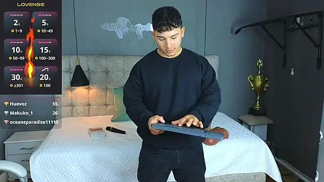 Snapshot of Horny_nick18 chatting on 10-24-25, 09:38 Horny nick18 online show from 10-24-25, 09:38