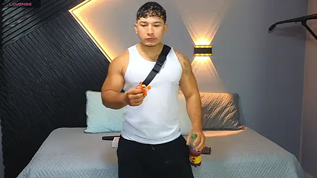 Horny nick18 online show from 02-12-26, 12:55