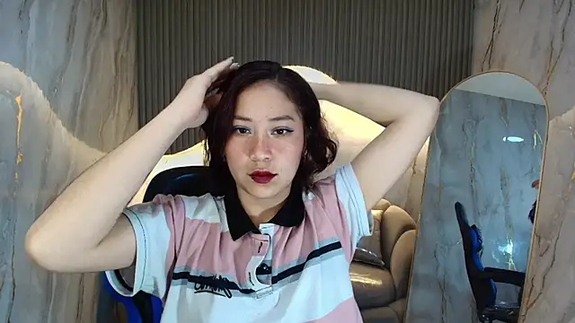 valentina r  online show from 11-18-25, 03:12