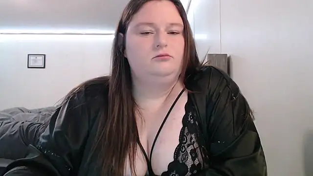 Snapshot of ScarlettRose129 chatting on 10-26-25, 04:29 ScarlettRose129 online show from 10-26-25, 04:29