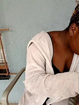 Snapshot of SweetHoney21_ chatting on 01-19-26, 11:03 SweetHoney21 online show from 01-19-26, 11:03