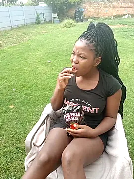 Snapshot of SweetHoney21_ chatting on 02-23-26, 10:01 SweetHoney21 online show from 02-23-26, 10:01