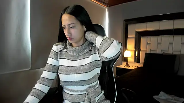 Adhara7 online show from 10-17-25, 06:32