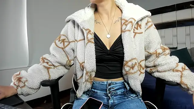 Adhara7 online show from 10-23-25, 08:07