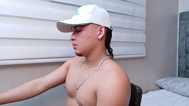 Riky Strong online show from 11-18-25, 03:23