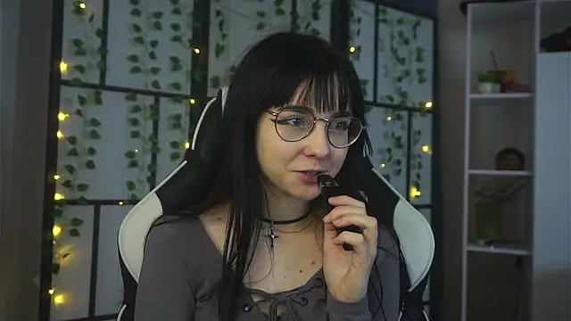 Snapshot of BereniceBattersby chatting on 10-06-25, 08:50 BereniceBattersby online show from 10-06-25, 08:50