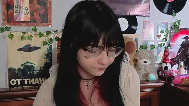 Snapshot of BereniceBattersby chatting on 11-17-25, 10:54 BereniceBattersby online show from 11-17-25, 10:54