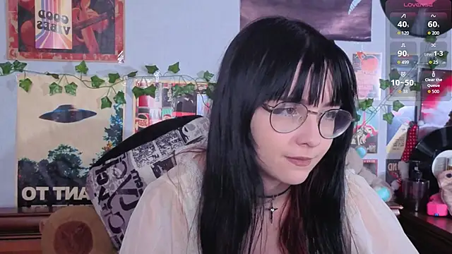 Snapshot of BereniceBattersby chatting on 11-18-25, 09:25 BereniceBattersby online show from 11-18-25, 09:25