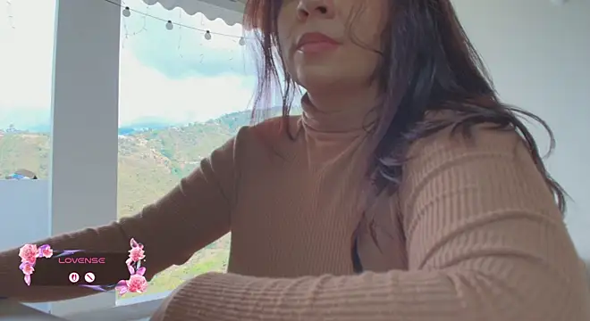 samanthahut1 online show from 01-12-26, 08:03