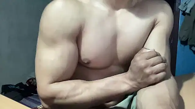 Snapshot of veilofstrength chatting on 11-10-25, 06:29 veilofstrength online show from 11-10-25, 06:29