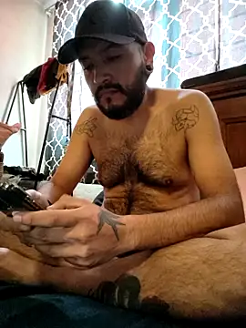 Snapshot of rvc1cld chatting on 09-11-25, 04:51 rvc1cld online show from 09-11-25, 04:51