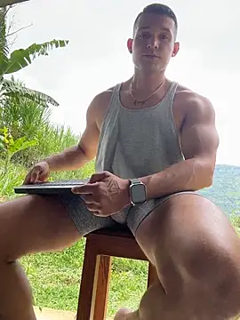 Marco Vega online show from 10-30-25, 05:02