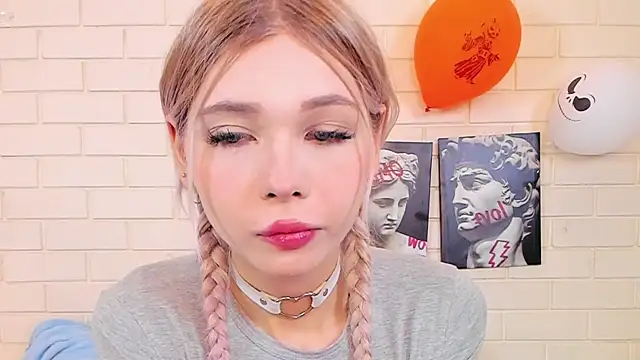 Blondy Fina online show from 11-09-25, 04:33