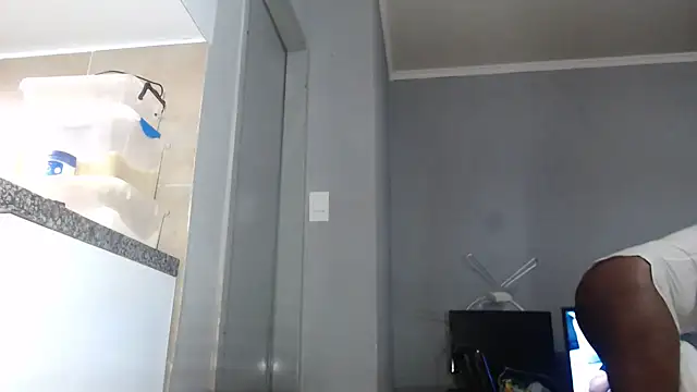 YummySyriaxoxo online show from 10-18-25, 07:31