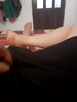 Snapshot of Brongiep chatting on 10-20-25, 04:02 Brongiep online show from 10-20-25, 04:02