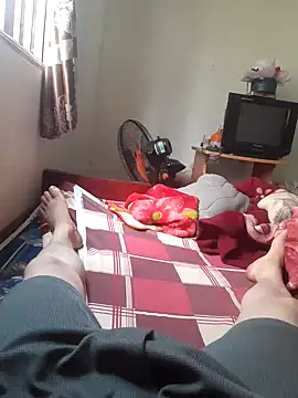 Snapshot of Brongiep chatting on 11-13-25, 05:28 Brongiep online show from 11-13-25, 05:28