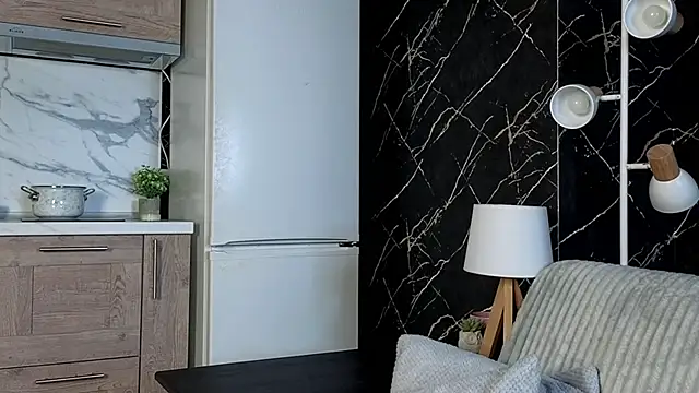 EarleneBrayton online show from 12-14-25, 01:22