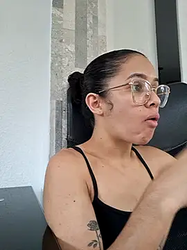 Snapshot of Britany_Sweety chatting on 09-30-25, 05:40 Britany Sweety online show from 09-30-25, 05:40