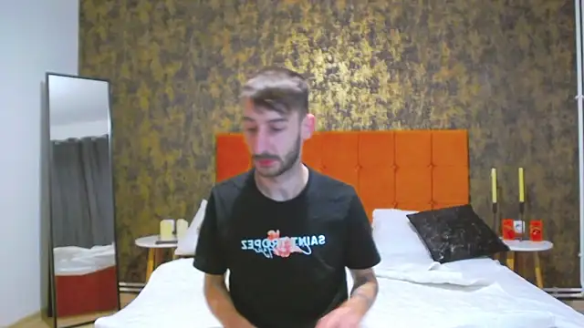 Snapshot of bignosebigcok chatting on 10-28-25, 05:26 bignosebigcok online show from 10-28-25, 05:26