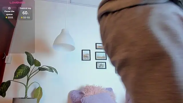 Coco joness online show from 11-09-25, 07:56