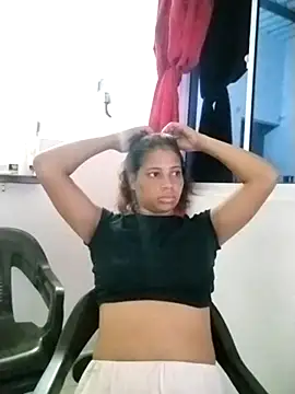 Snapshot of AriaHot_ chatting on 10-24-25, 04:09 AriaHot online show from 10-24-25, 04:09