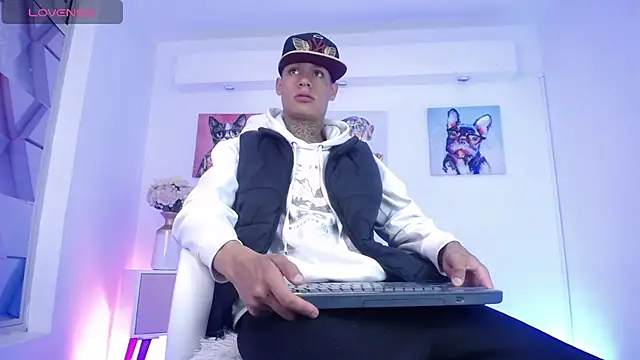 DereckStorm online show from 10-03-25, 07:33