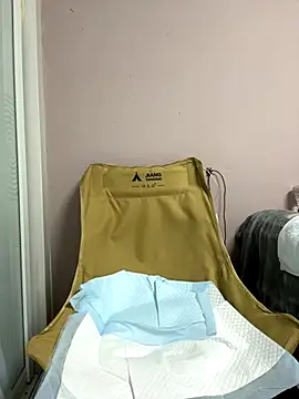 xiaoxiao101 online show from 12-18-25, 02:45