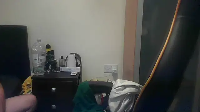 LondonMan1988 online show from 11-15-25, 07:54