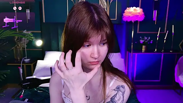 Aria Vox online show from 11-22-25, 03:27