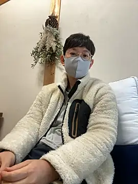 Snapshot of tom19899q chatting on 11-21-25, 09:57 tom19899q online show from 11-21-25, 09:57