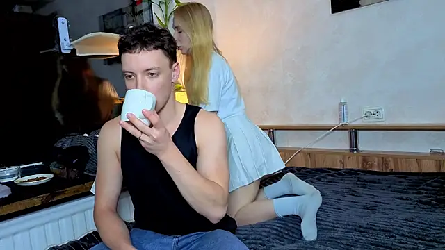 Snapshot of Emily0303 chatting on 10-13-25, 06:52 Emily0303 online show from 10-13-25, 06:52