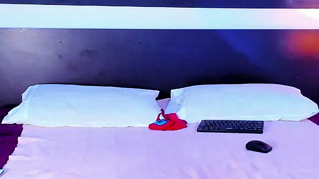 Bela Jones online show from 11-16-25, 04:01