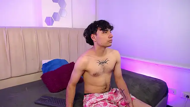 Snapshot of Aprhil_Blaze chatting on 10-22-25, 08:52 Aprhil Blaze online show from 10-22-25, 08:52