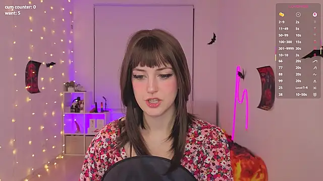 Snapshot of bananasgirl chatting on 10-23-25, 06:17 bananasgirl online show from 10-23-25, 06:17