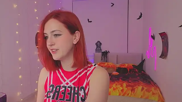 Snapshot of bananasgirl chatting on 10-24-25, 05:09 bananasgirl online show from 10-24-25, 05:09