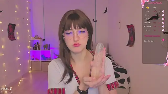 Snapshot of bananasgirl chatting on 11-09-25, 06:44 bananasgirl online show from 11-09-25, 06:44