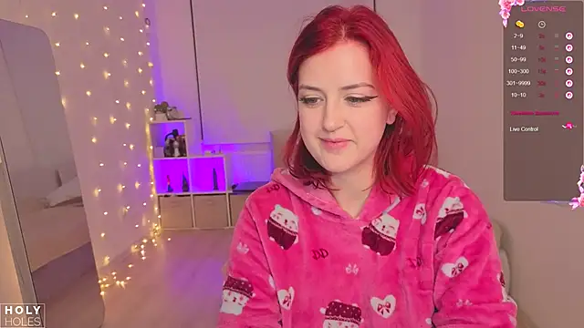 Snapshot of bananasgirl chatting on 11-27-25, 04:09 bananasgirl online show from 11-27-25, 04:09