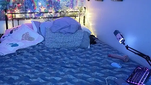 scarelett2372 online show from 10-20-25, 10:16