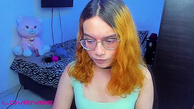 Snapshot of lillykittyy chatting on 10-17-25, 11:40 lillykittyy online show from 10-17-25, 11:40