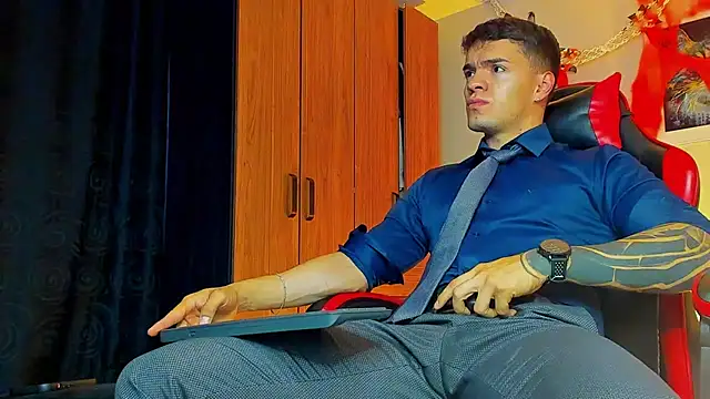 ALPHA DOMINUS  online show from 10-20-25, 03:29