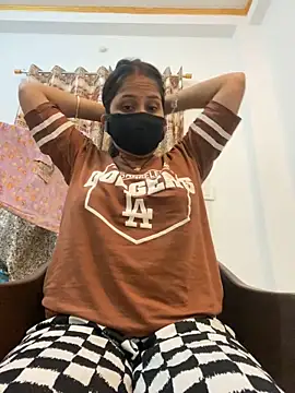 misharani00 online show from 10-17-25, 01:03