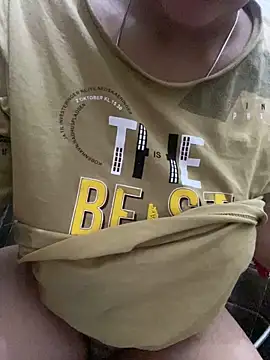 misharani00 online show from 10-26-25, 12:49