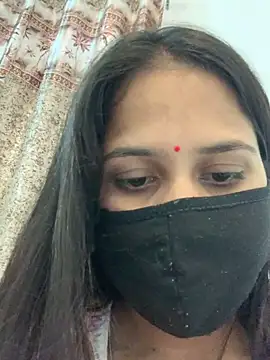 misharani00 online show from 10-27-25, 10:19