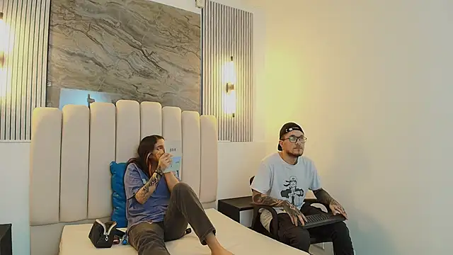 RavenandCody online show from 10-07-25, 03:47