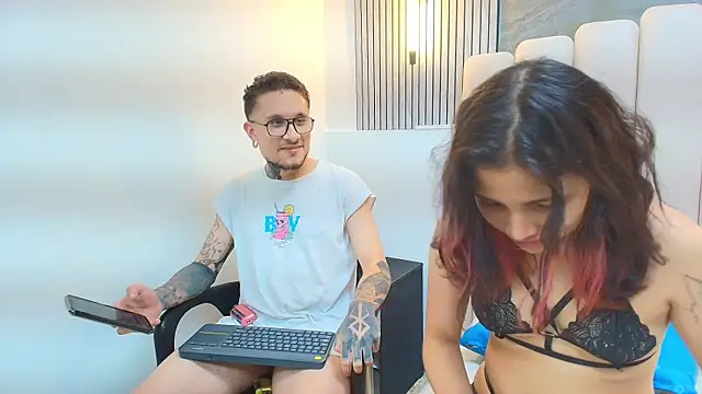 RavenandCody online show from 11-07-25, 03:50