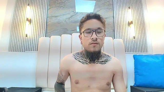 RavenandCody online show from 11-18-25, 03:45