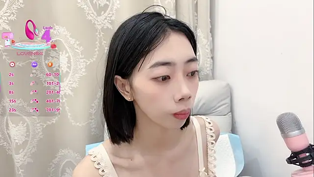 tuantuanle online show from 10-26-25, 02:23