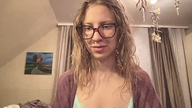 Snapshot of SenseInner chatting on 11-12-25, 04:40 SenseInner online show from 11-12-25, 04:40