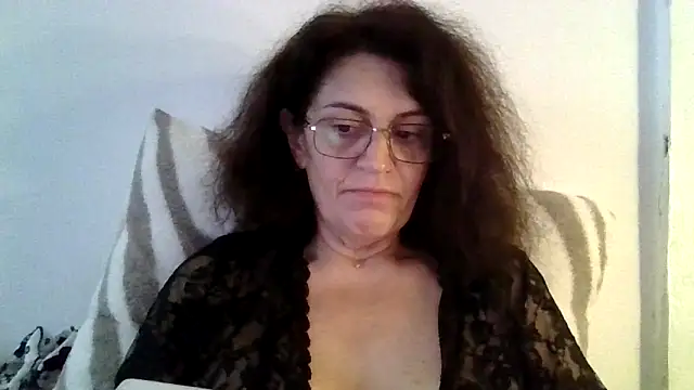 RubyyRosee online show from 10-17-25, 01:46